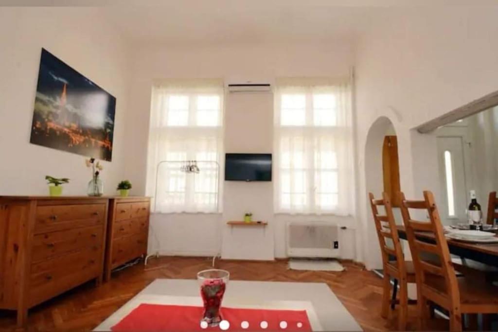 Gallery Flat In Party District Будапеща Екстериор снимка
