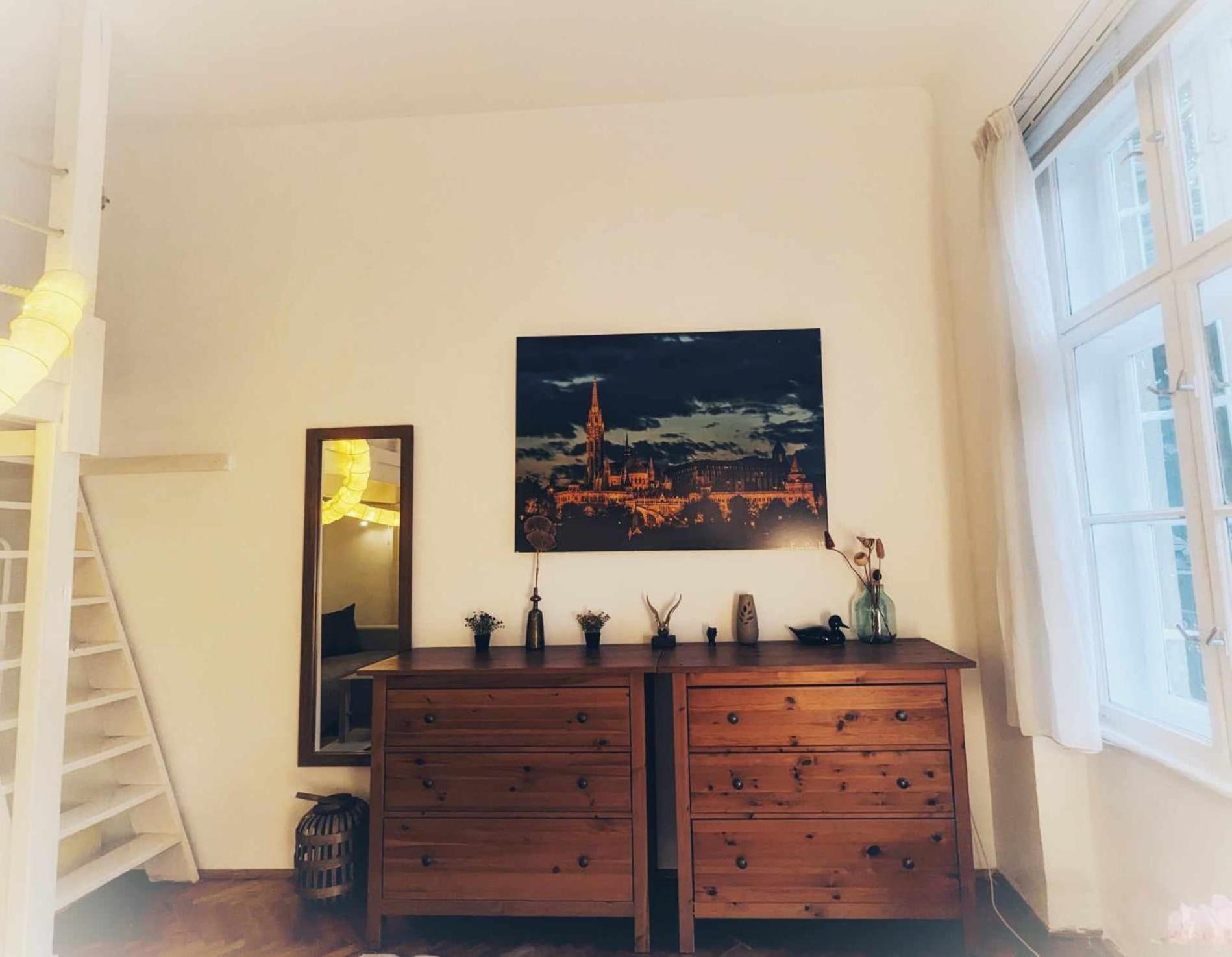 Gallery Flat In Party District Будапеща Екстериор снимка